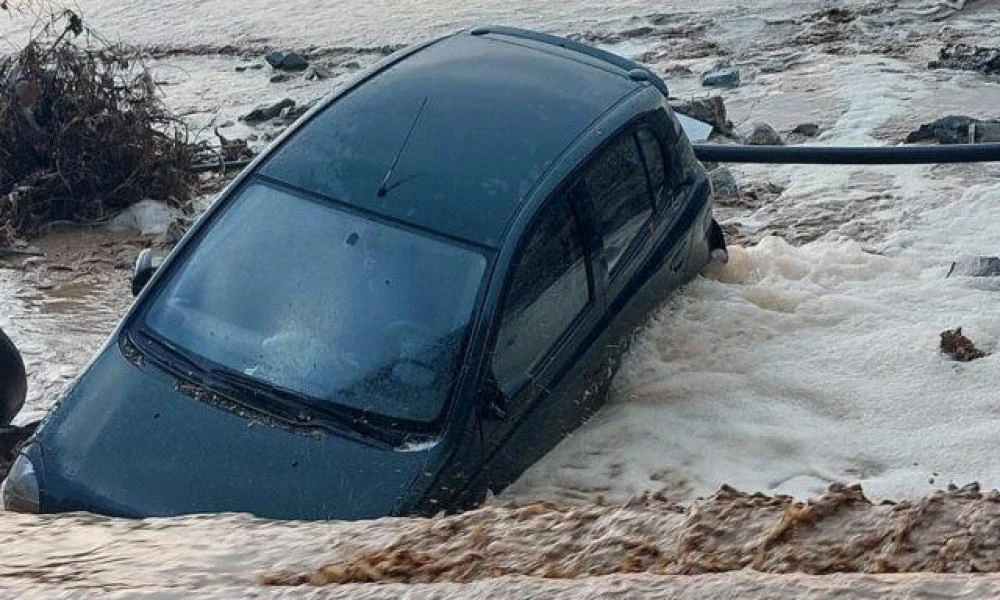 Χανιά: Πλημμύρισε ο οικισμός του Παλαιόκαστρου από την βραδινή νεροποντή